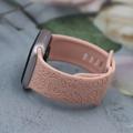 Curea din silicon cu gravură florală pentru Apple Watch Seria 11/10/9/8/SE 3/SE (2022)/7/SE/6/5/4/3/2/1 - 42mm/41mm/40mm/38mm - Roz nisipos