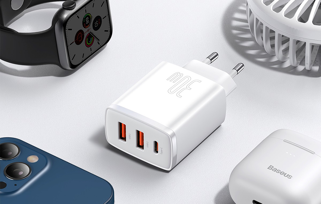 Baseus Compact Quick Charger 30W - USB-C PD, 2xUSB - Alb