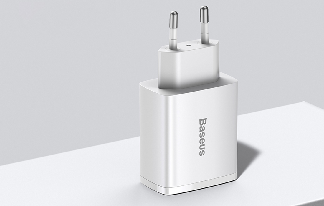 Baseus Compact Quick Charger 30W - USB-C PD, 2xUSB - Alb